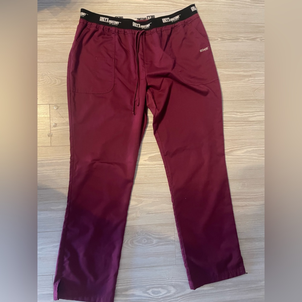 Grey’s Anatomy extra large tall scrub pants gently used burgundy, wine color